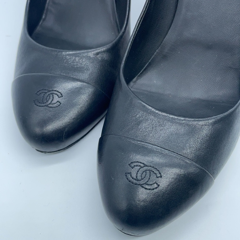 Chanel Black Leather CC logo cap toe silver heel logo pumps 40.5 - Picture 7 of 12